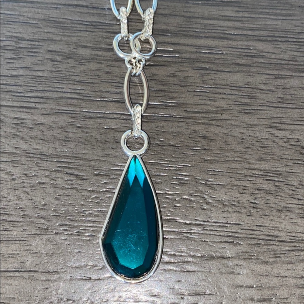 Earrings And Necklace Set For Pierced Ears - Picture 2 of 4